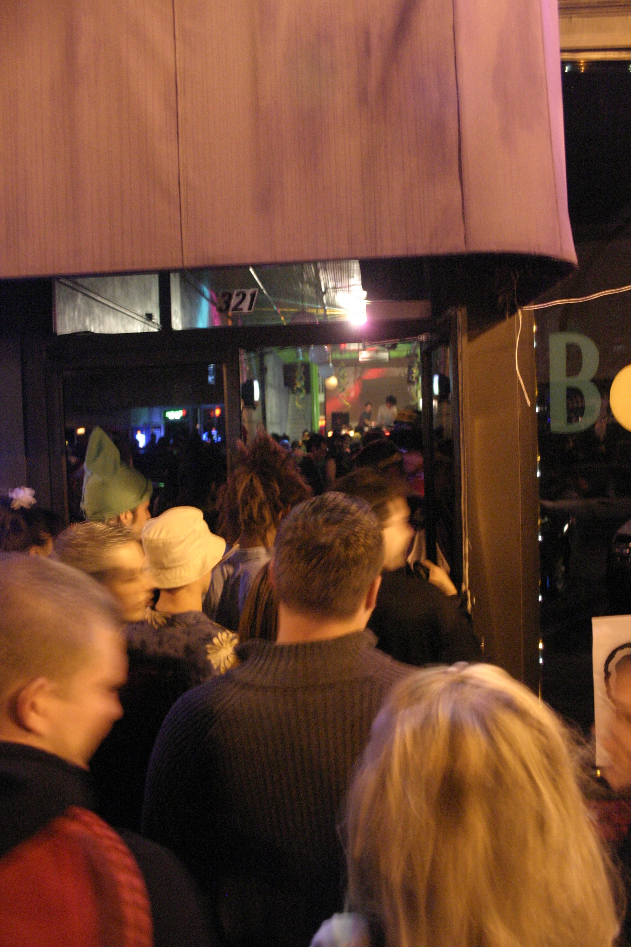 2004-10-30 Neewollah Pub Crawl cover